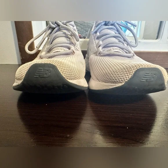 Women’s New Balance - Picture 3 of 10